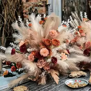 Décor floral bohème en pampas et roses